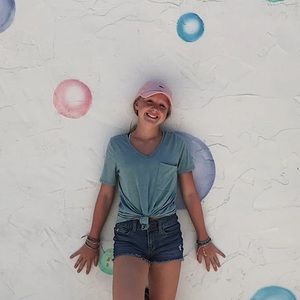 Meet your Posher, Olivia